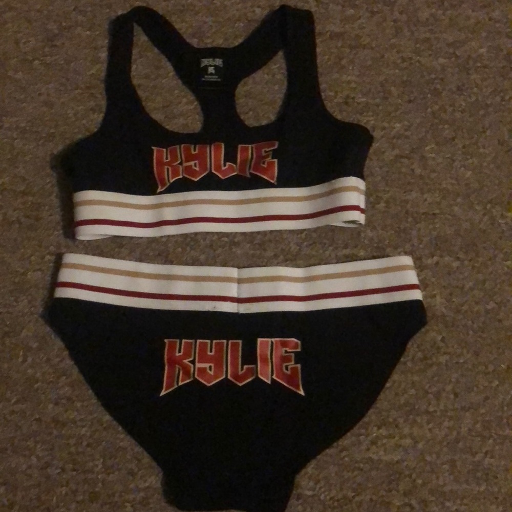 Kylie sports bra set